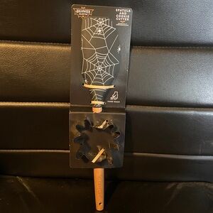 🧡 spider spatula and cookie cutter set